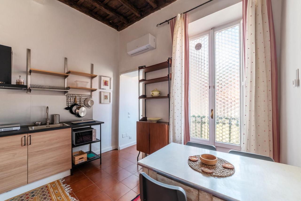 Trastevere Cozy Flat Rome Bagian luar foto